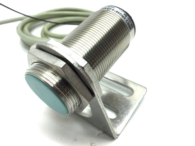Used Siemens 3RG4614-0AN61 Inductive Proximity Sensor Range: 10mm 24VDC 3-Wire PNP
