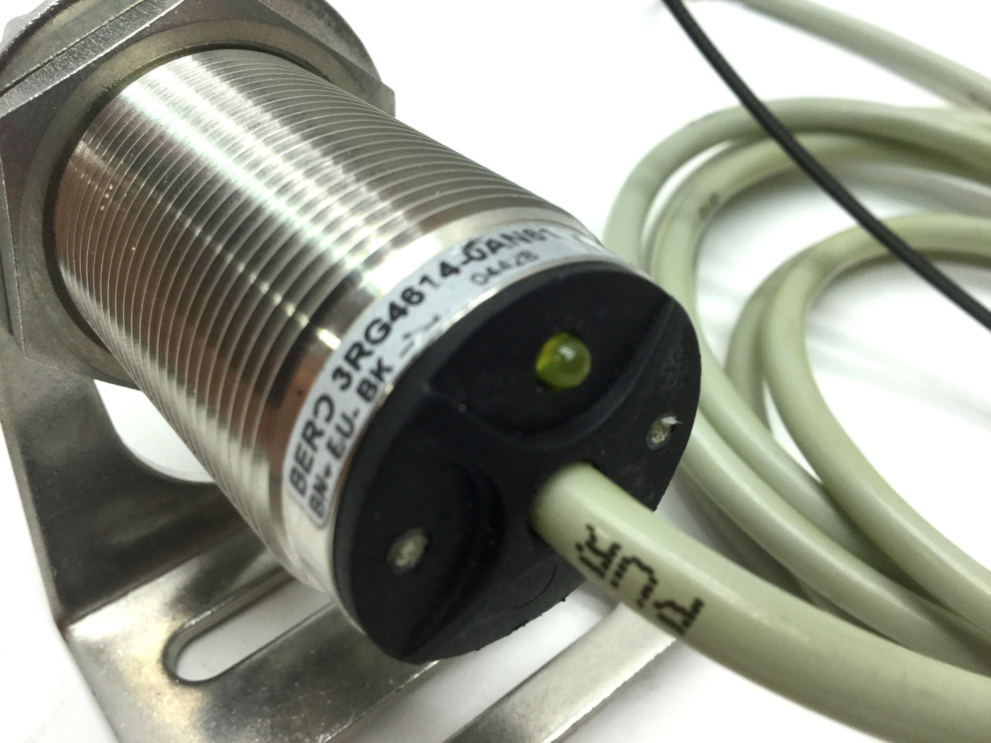 Used Siemens 3RG4614-0AN61 Inductive Proximity Sensor Range: 10mm 24VDC 3-Wire PNP