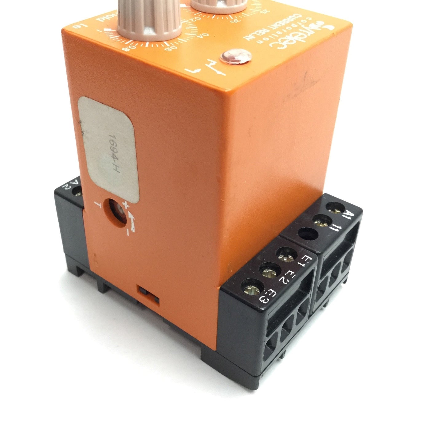 New – Open box Syrelec DIR.T Current Control Relay, Input: 110VAC, Output: SPDT 10A, DIN Rail