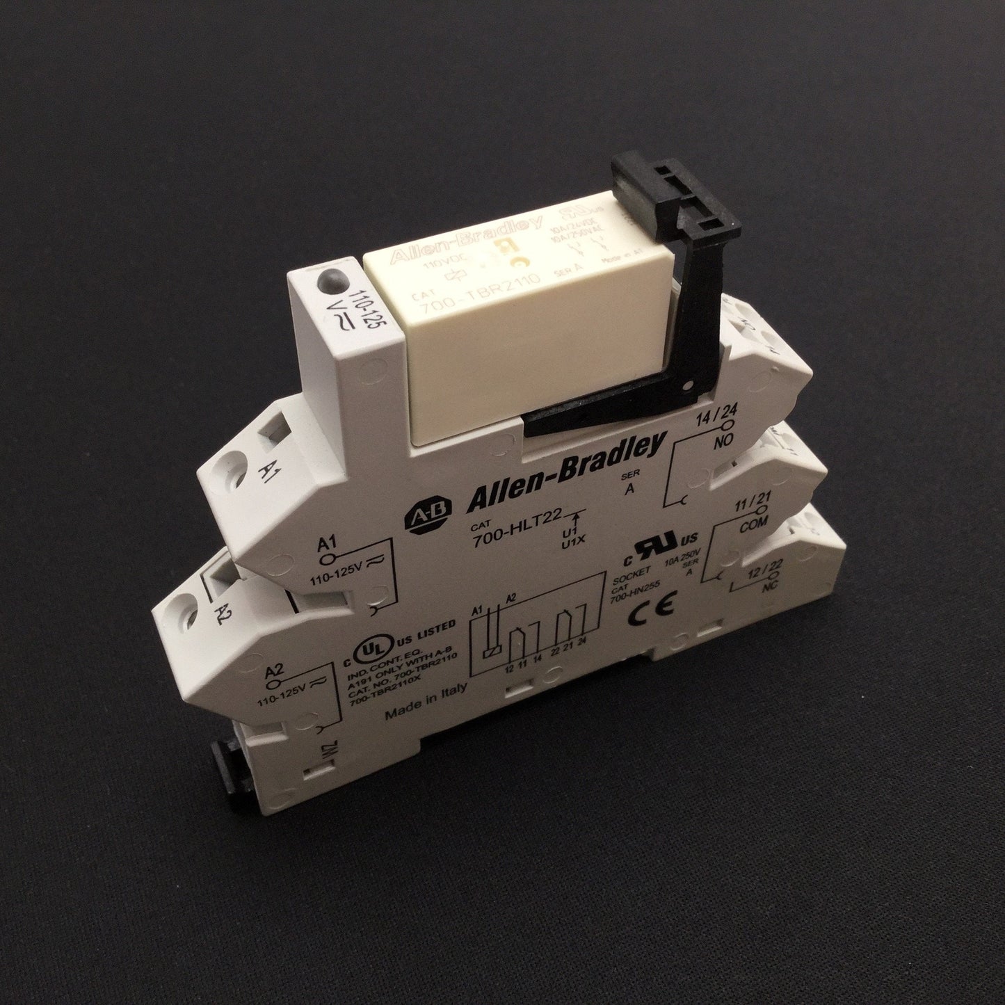 Used Allen Bradley 700-TBR2110 Relay, DPDT, Coil: 110VDC, With 700-HLT22 Socket