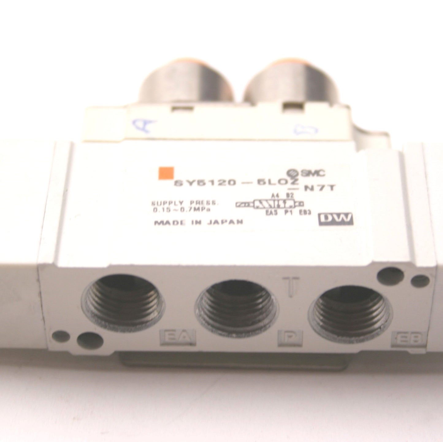 Used SMC SY5120-5LOZ-N7T Solenoid Valve, 2-Position 5-Way, 0.15-0.7MPa, *Small Crack*
