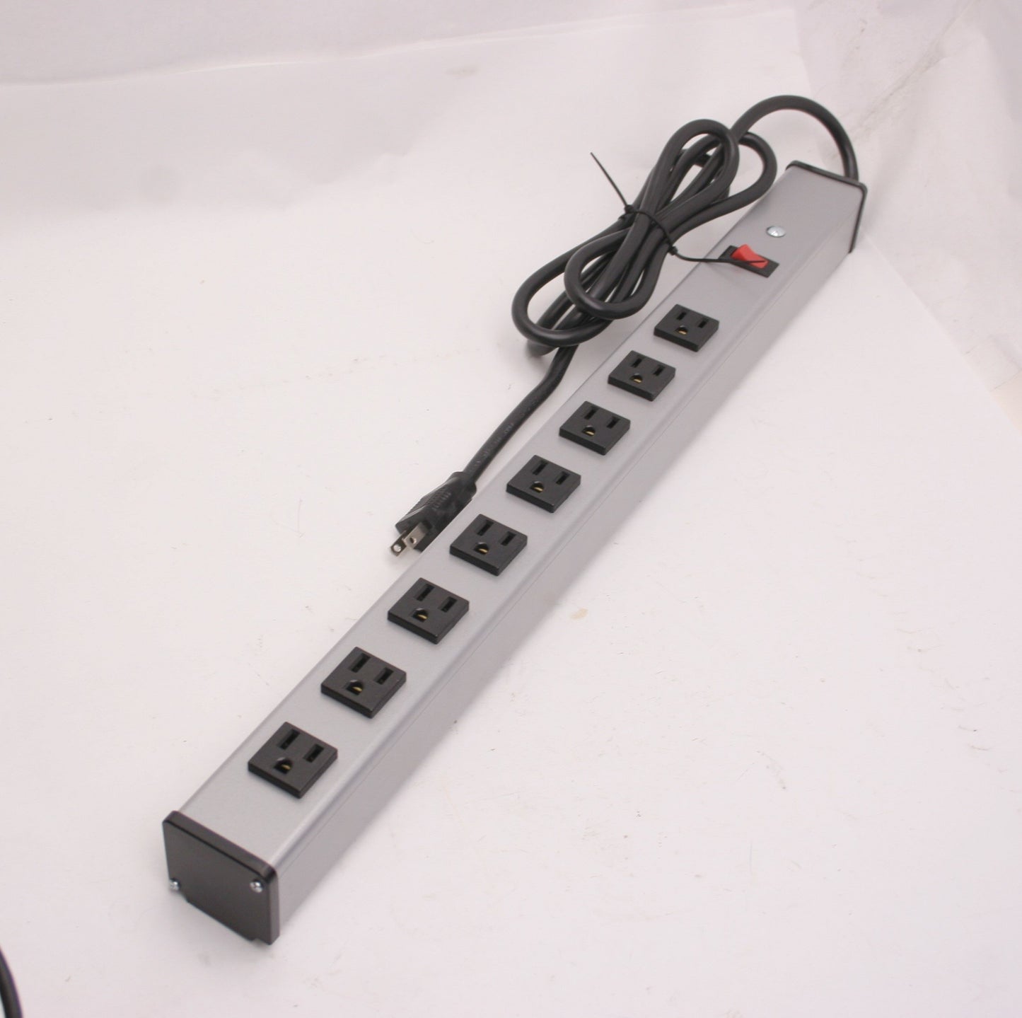 Used Legrand UL300BC Plug-In Outlet Center Unit, 120VAC 60Hz 15A, 8 Outlets, 6' Cord