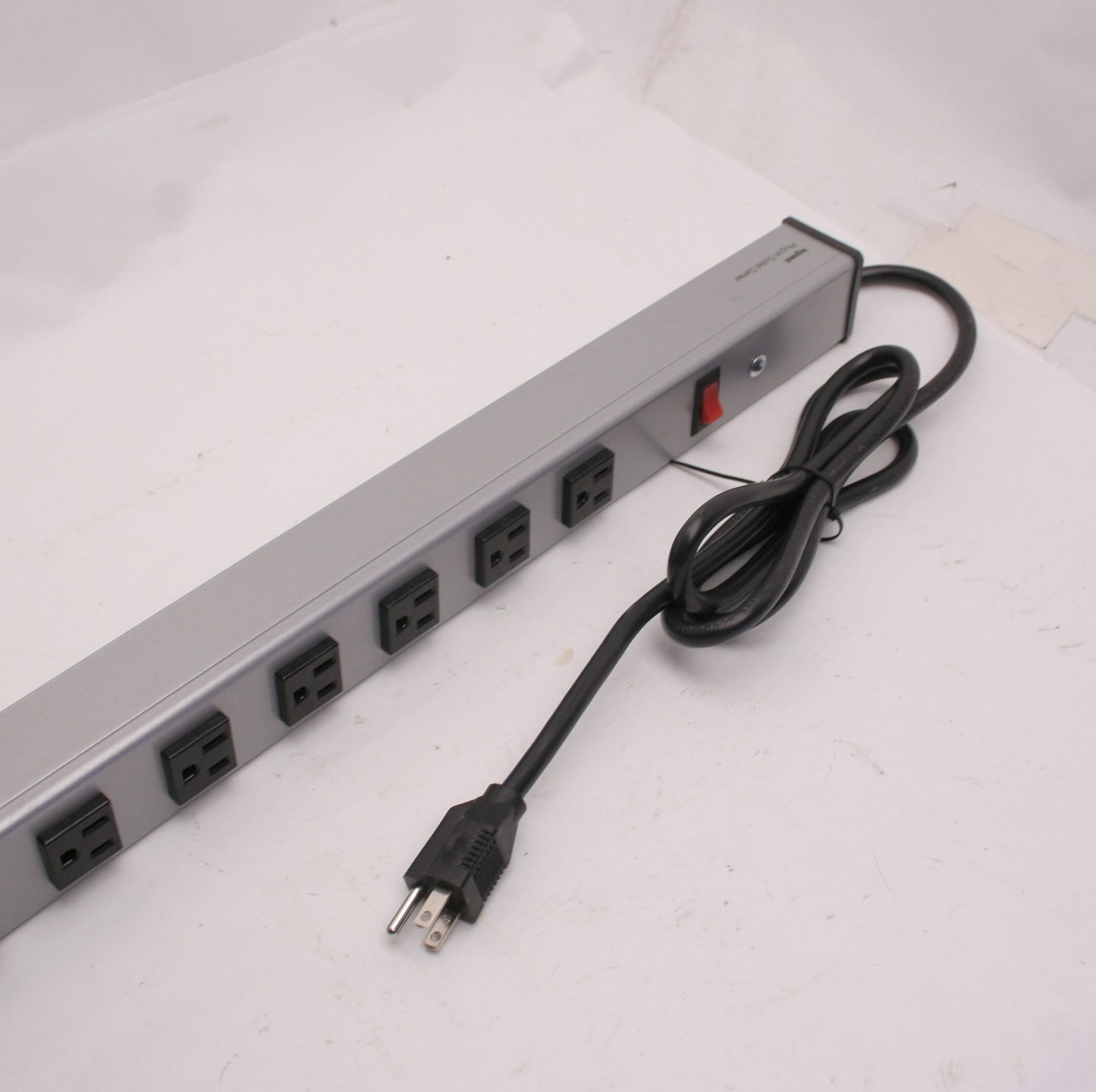 Used Legrand UL300BC Plug-In Outlet Center Unit, 120VAC 60Hz 15A, 8 Outlets, 6' Cord