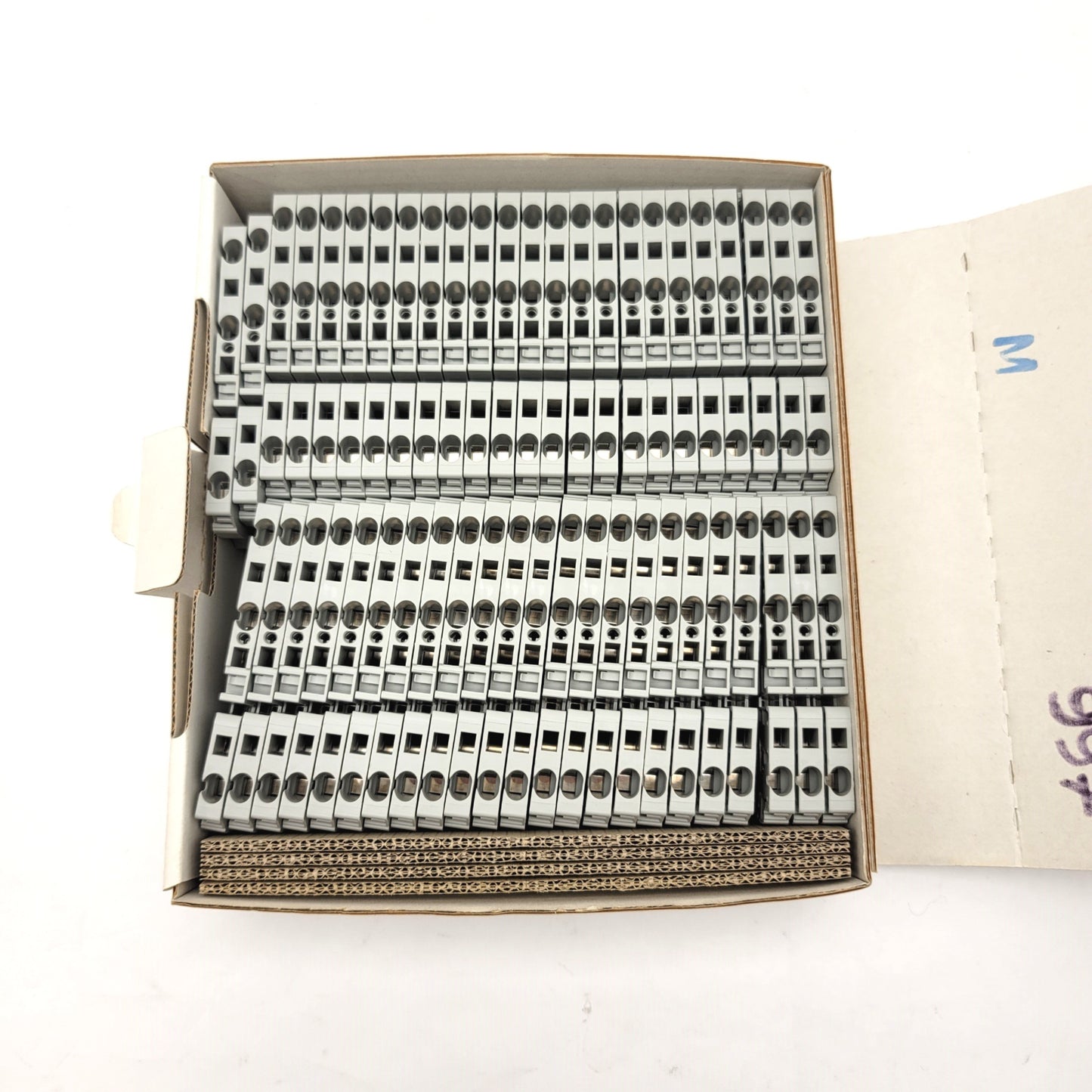 New – Open box Box Of 47 Allen Bradley 1492-L4T Feed Through Terminal Blocks, 800V AC/DC, 32A