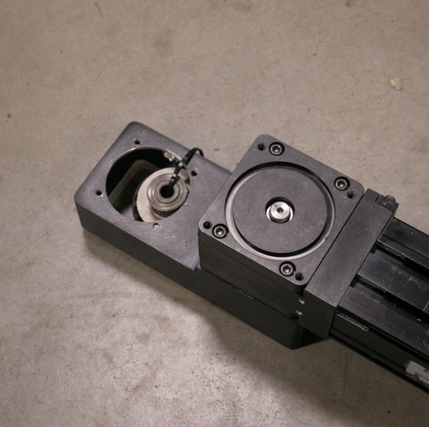Used Tolomatic B3W10 BWS18 SK33.000 Electric Belt Drive Rodless Actuator, 33" Stroke
