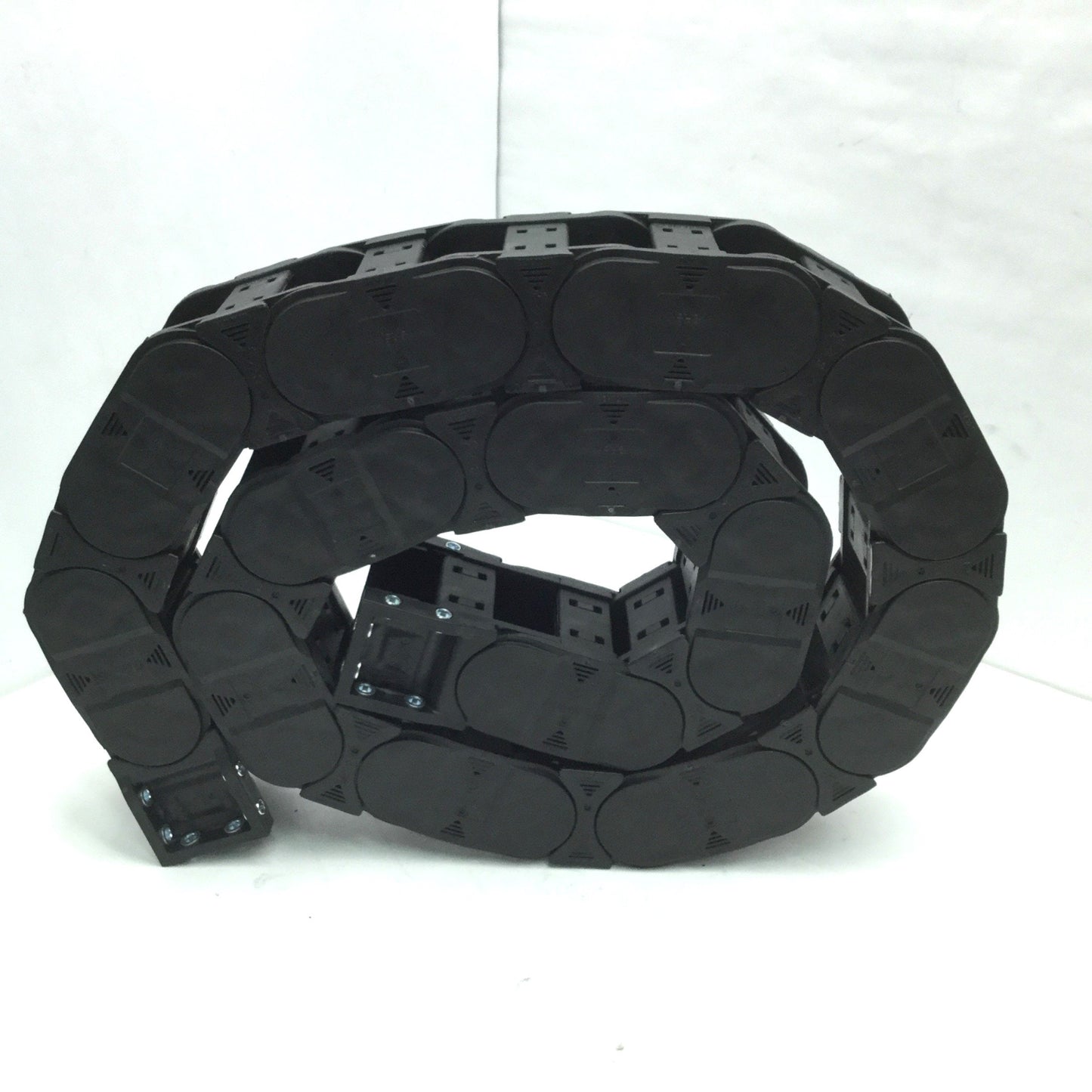 Used Igus E4.32.01 E4.32.02.150 Energy Chain, Length: 60", Inside: 1.98" x 1.25"