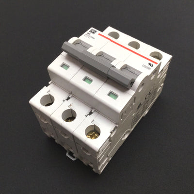 Used Cutler Hammer WMS3B06 Circuit Breaker, 3-Pole, B-Curve, Rating: 415VAC 6A