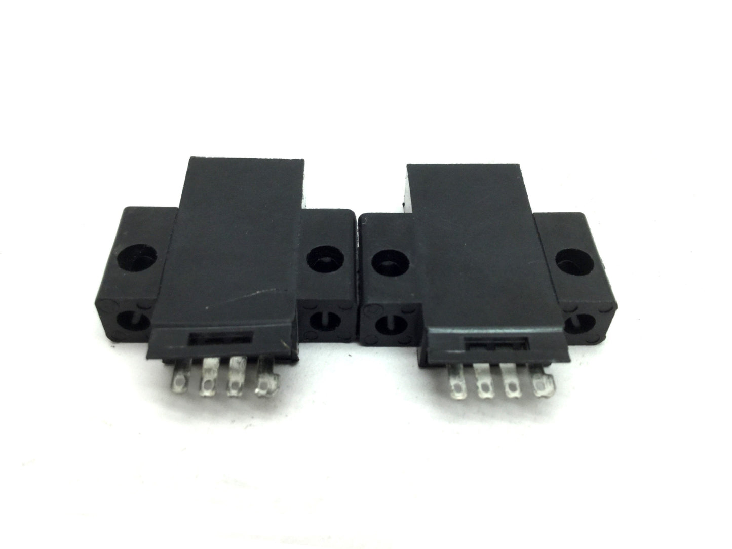 Used Lot of 2 Omron EE-SY672 Vertical Photoelectric Sensors 5-24VDC NPN