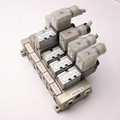 Used Bank of 5 Numatics Solenoid Valves, 4x 031SA4154 000061, 1x 031SA4154