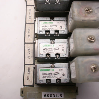 Used Bank of 5 Numatics Solenoid Valves, 4x 031SA4154 000061, 1x 031SA4154