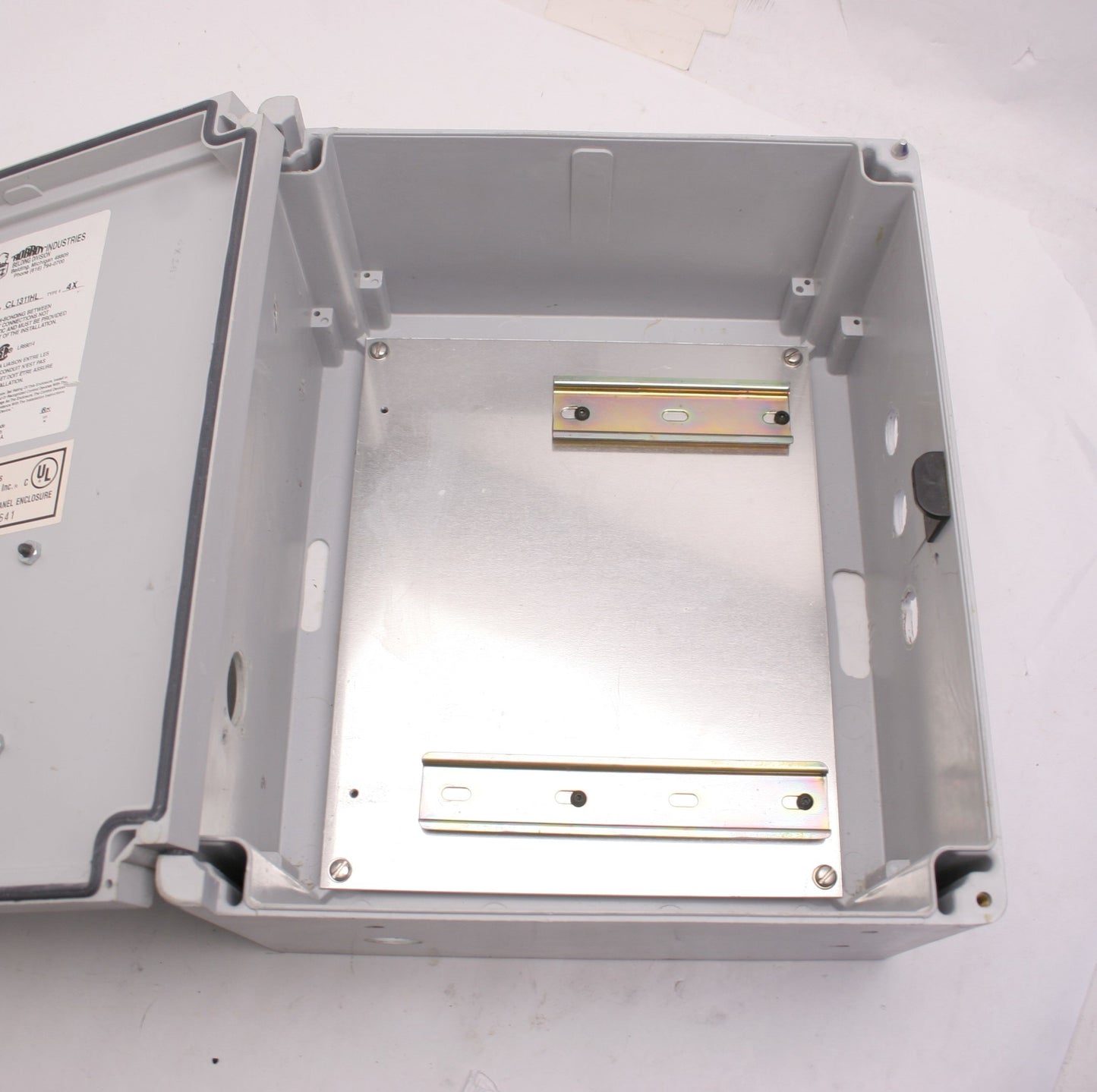 Used Stahlin CL1311HL Wall Mount Enclosure, 13.21"Hx11.21"Wx6.59"D Fiberglass *Holes*