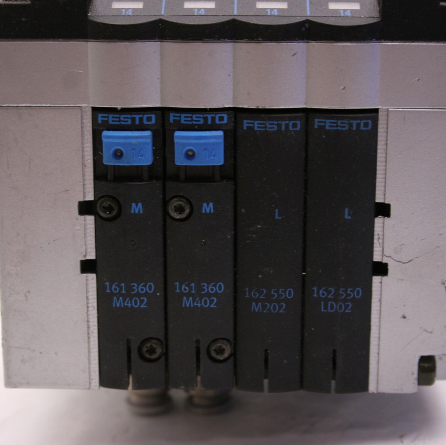 Used Lot of 2 Festo CPV14-M1H-5LS-1/8 Valves On Manifold w/ CPV14-RZP Caps, 5/2