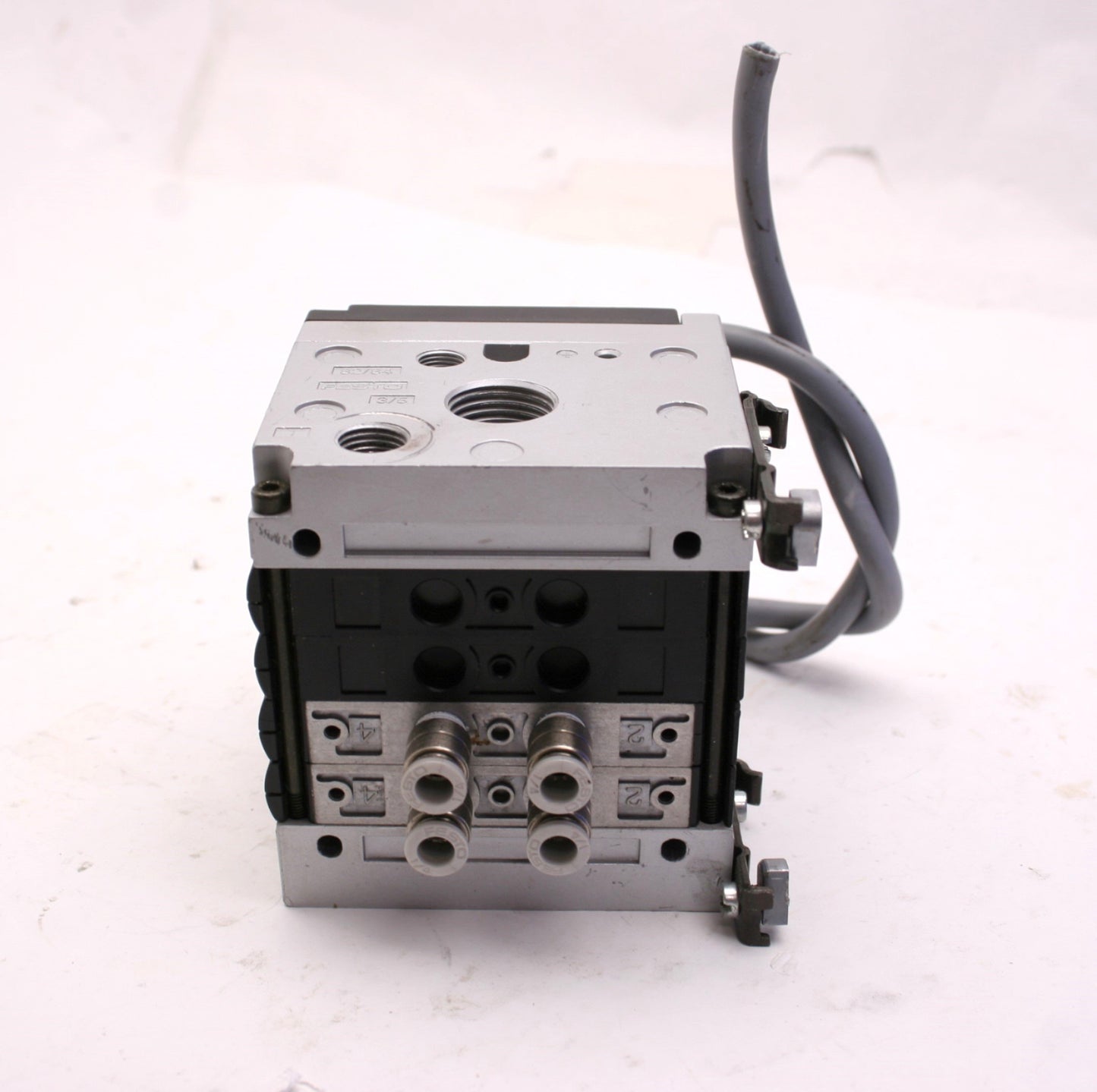Used Lot of 2 Festo CPV14-M1H-5LS-1/8 Valves On Manifold w/ CPV14-RZP Caps, 5/2