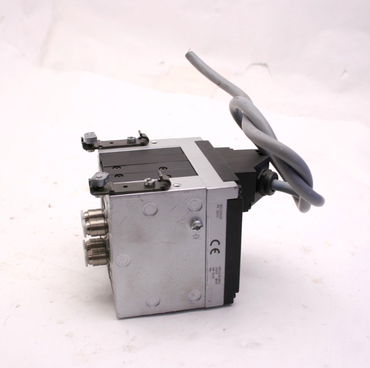 Used Lot of 2 Festo CPV14-M1H-5LS-1/8 Valves On Manifold w/ CPV14-RZP Caps, 5/2