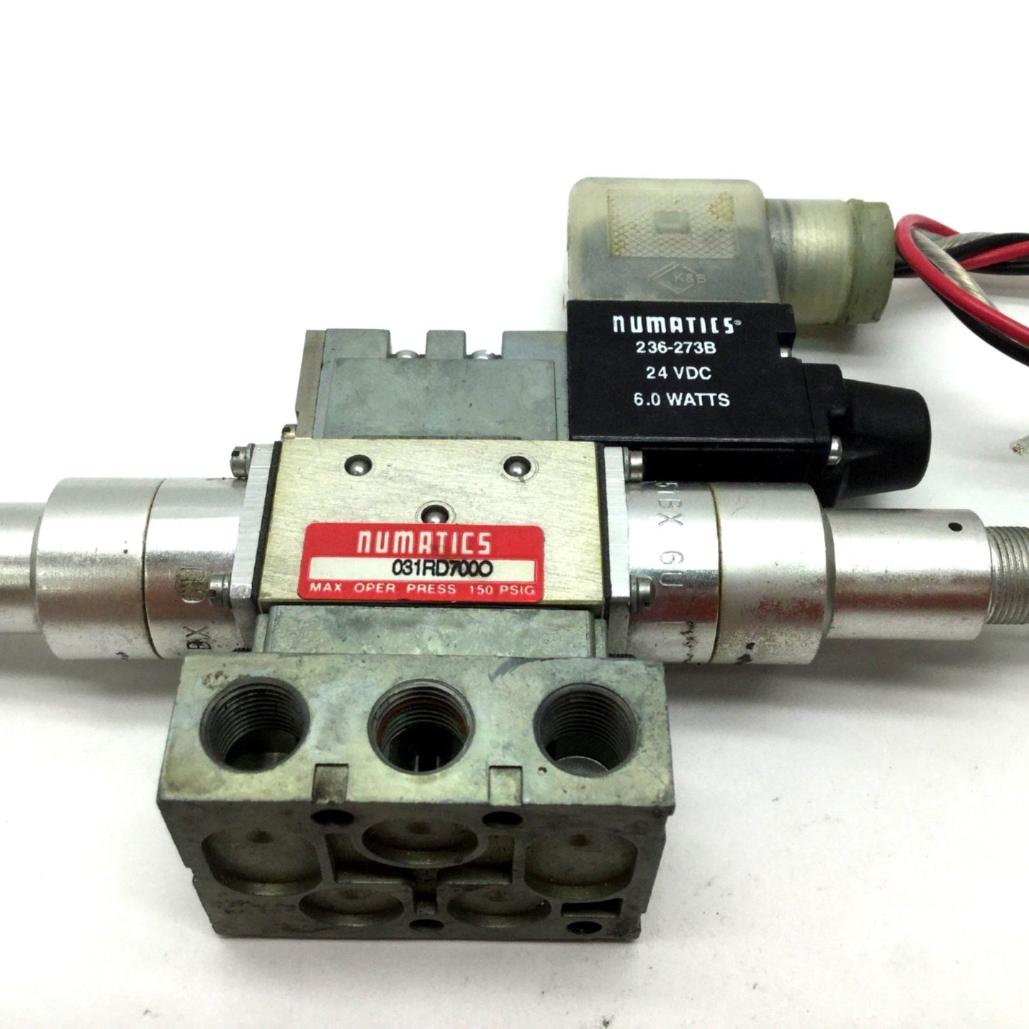 Used Numatics 031SA4414 Solenoid Air Valve 2 Pos 5 Port 1/8" Dual Regulator 031RD7000