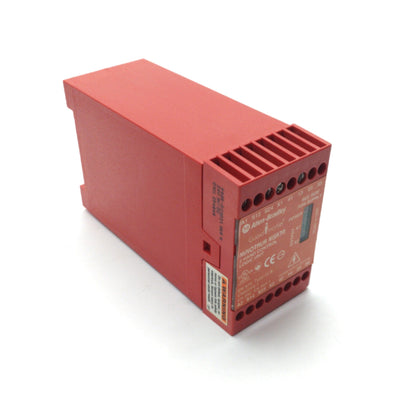 Used Allen Bradley 440R-D23021 Guardmaster Two Hand Safety Relay, 3-Pole NO, 24VAC/DC