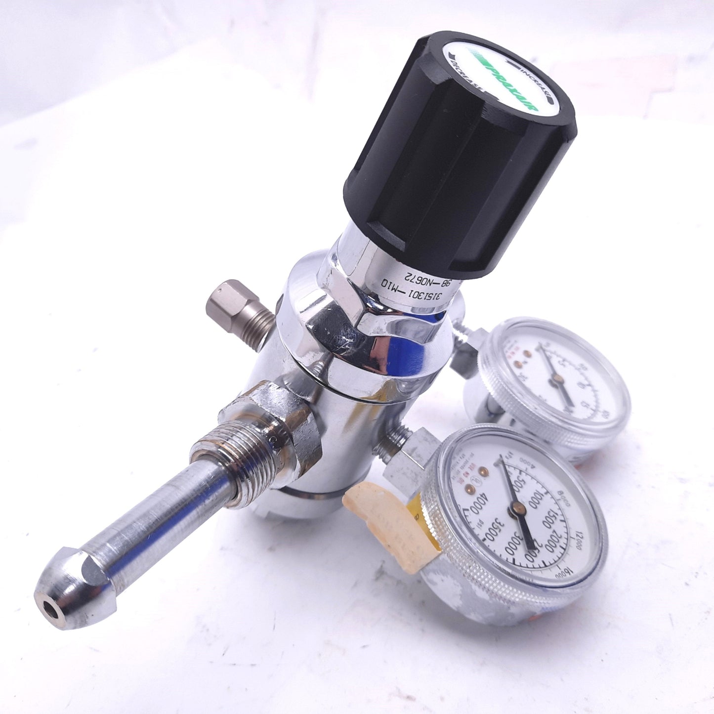 Used Concoa 3151301-M1Q Regulator 500 CGA Connector 1/4" NPT Inlet Gauge: 0-4000PSI