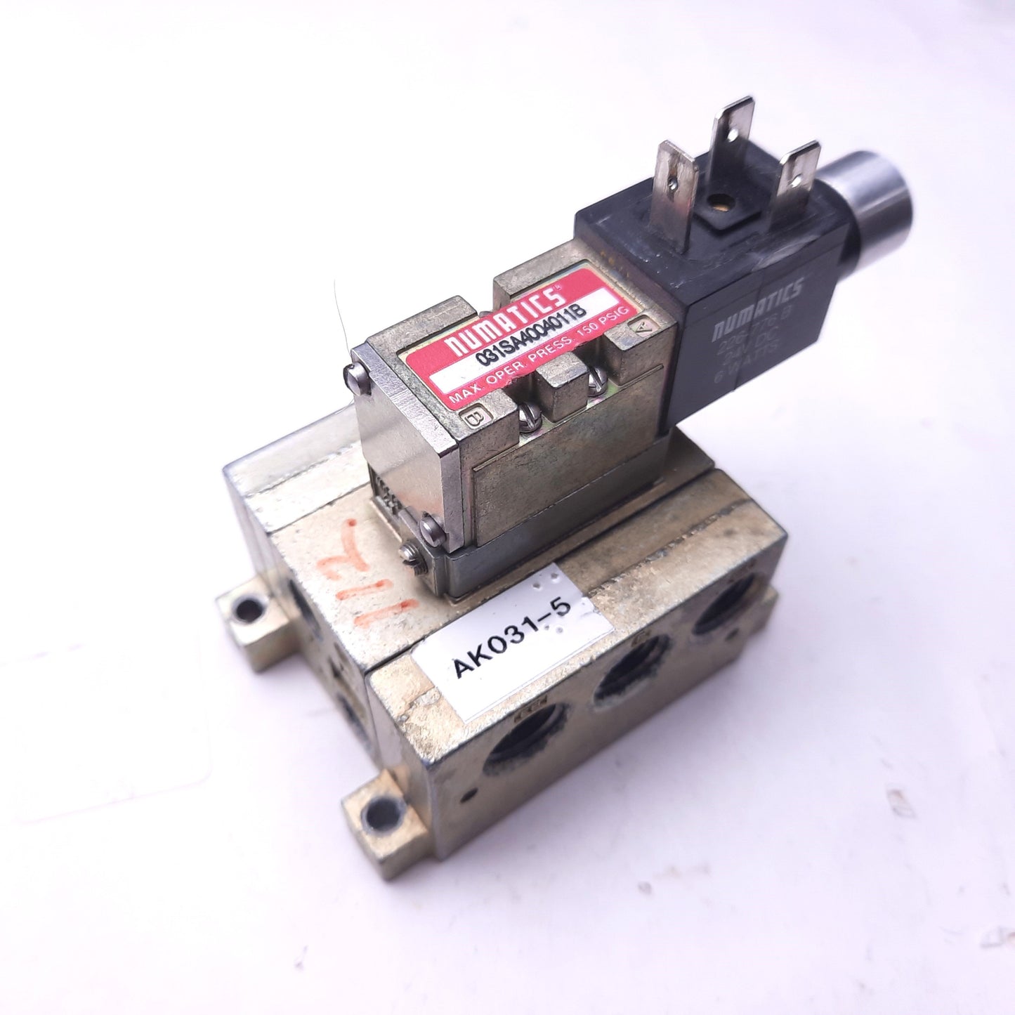 Used Numatics 031SA4004011B Pneumatic Valve, 150 PSIG Max, 24VDC, 6 Watt