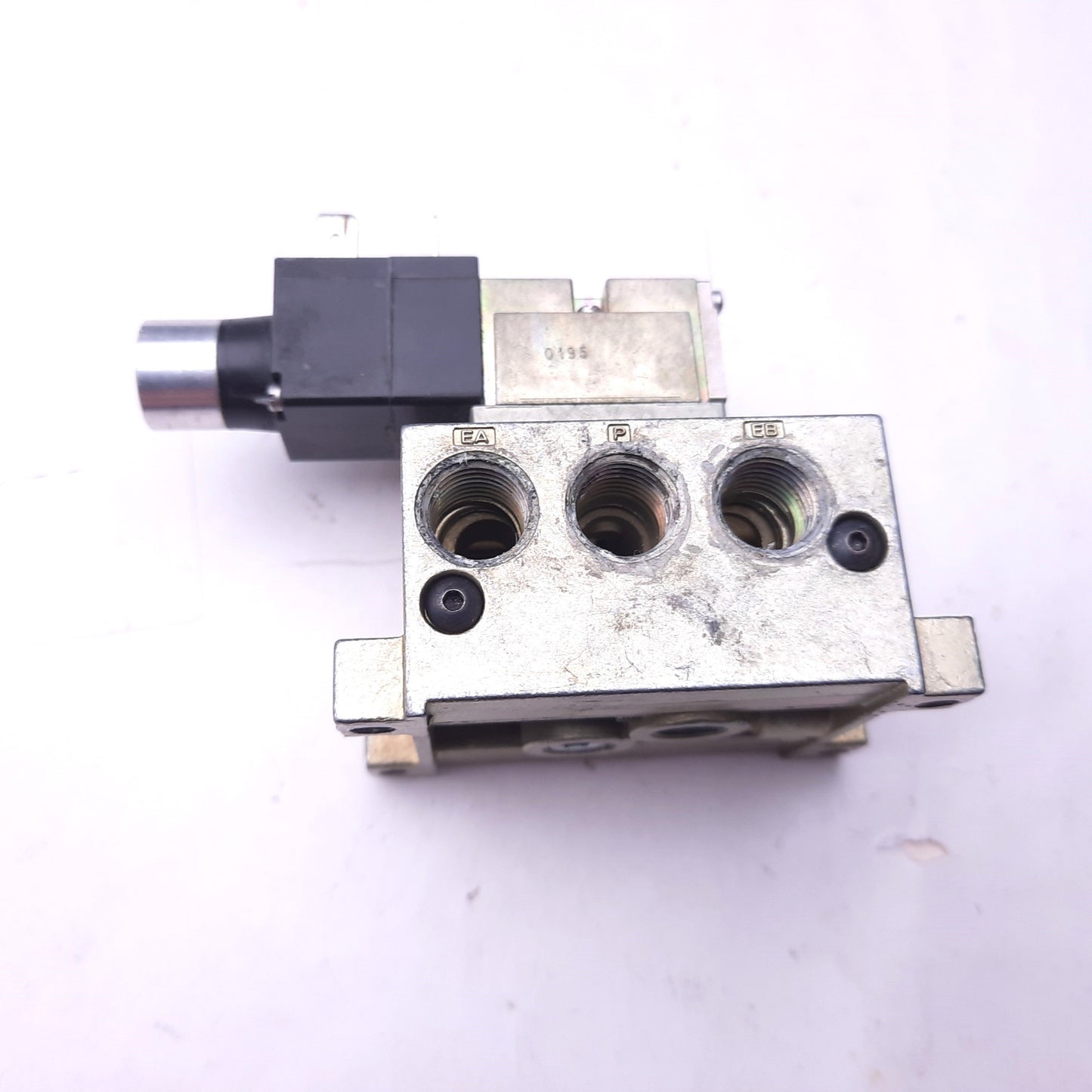 Used Numatics 031SA4004011B Pneumatic Valve, 150 PSIG Max, 24VDC, 6 Watt