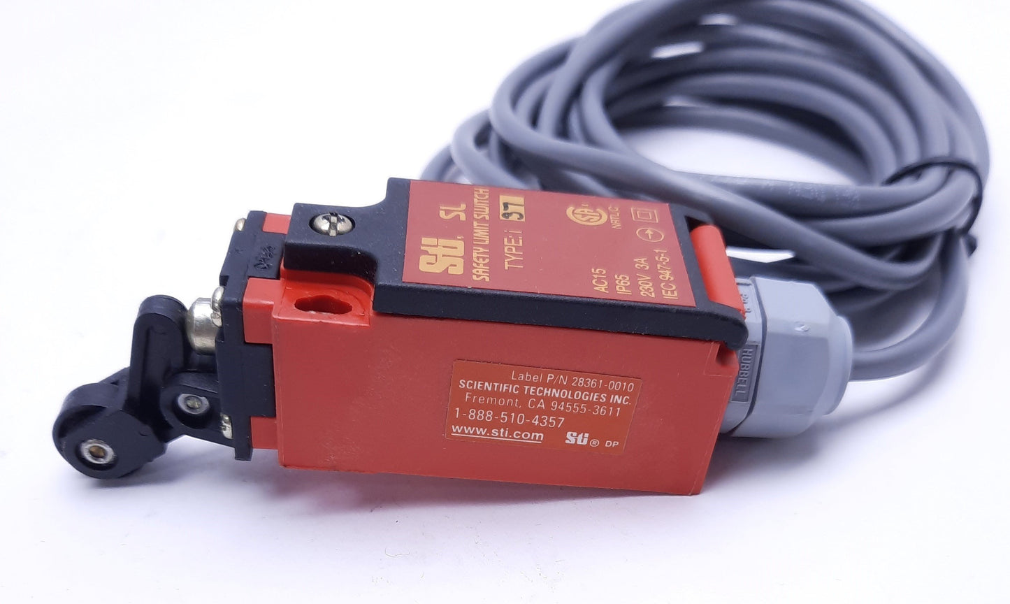 Used STI 44505-0450 Safety Limit Switch, DPST-NC, Rating: 230V 3A, Roller Actuator