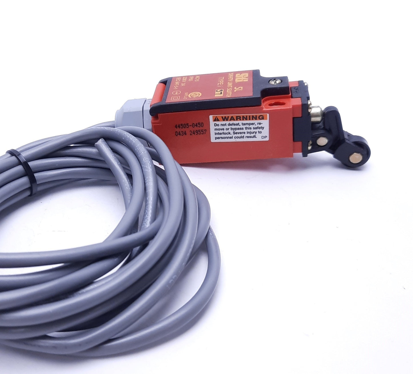 Used STI 44505-0450 Safety Limit Switch, DPST-NC, Rating: 230V 3A, Roller Actuator