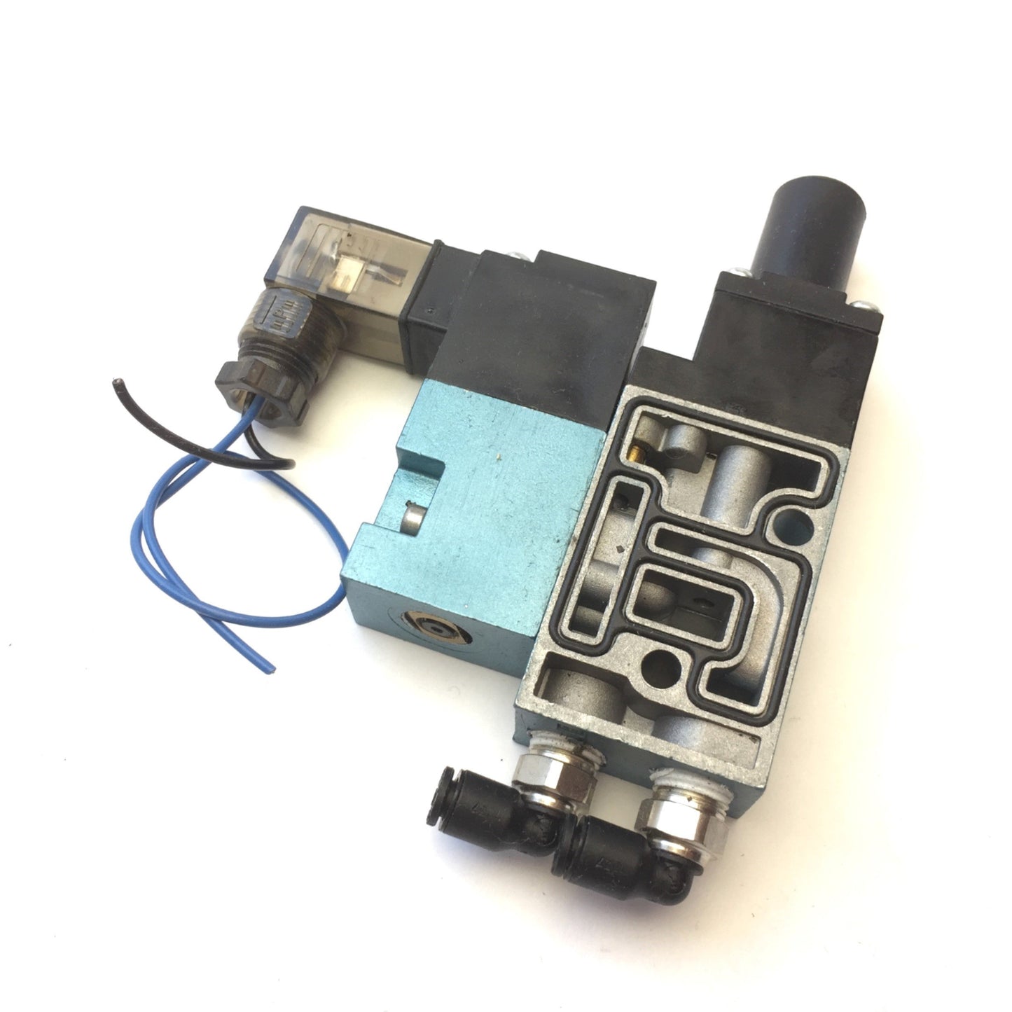Used MAC 45A-MAF-DDAJ-1KA Solenoid Control Valve, 24VDC 5.4W, VAC to 120PSI, 1/8" NPT