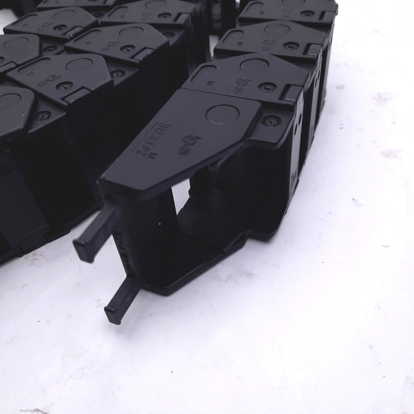 Used Igus 17.3.100 Cable Carrier Energy Chain OD: 1.5" x 2" x 78" ID: 1-3/8" x 1-1/4"