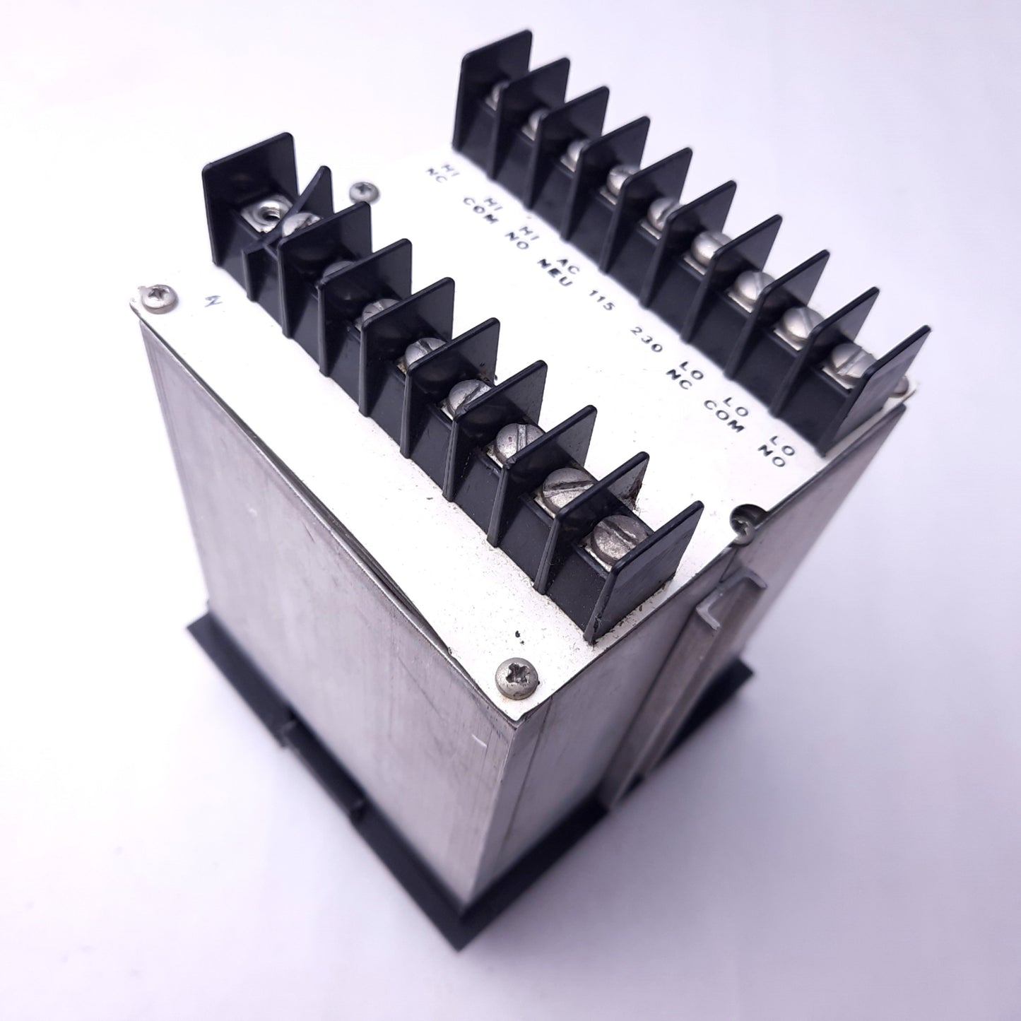 Used Gentran GT436E-10M Digital Melt Pressure Indicator, 0-10,000psi, Face: 4" x 4"