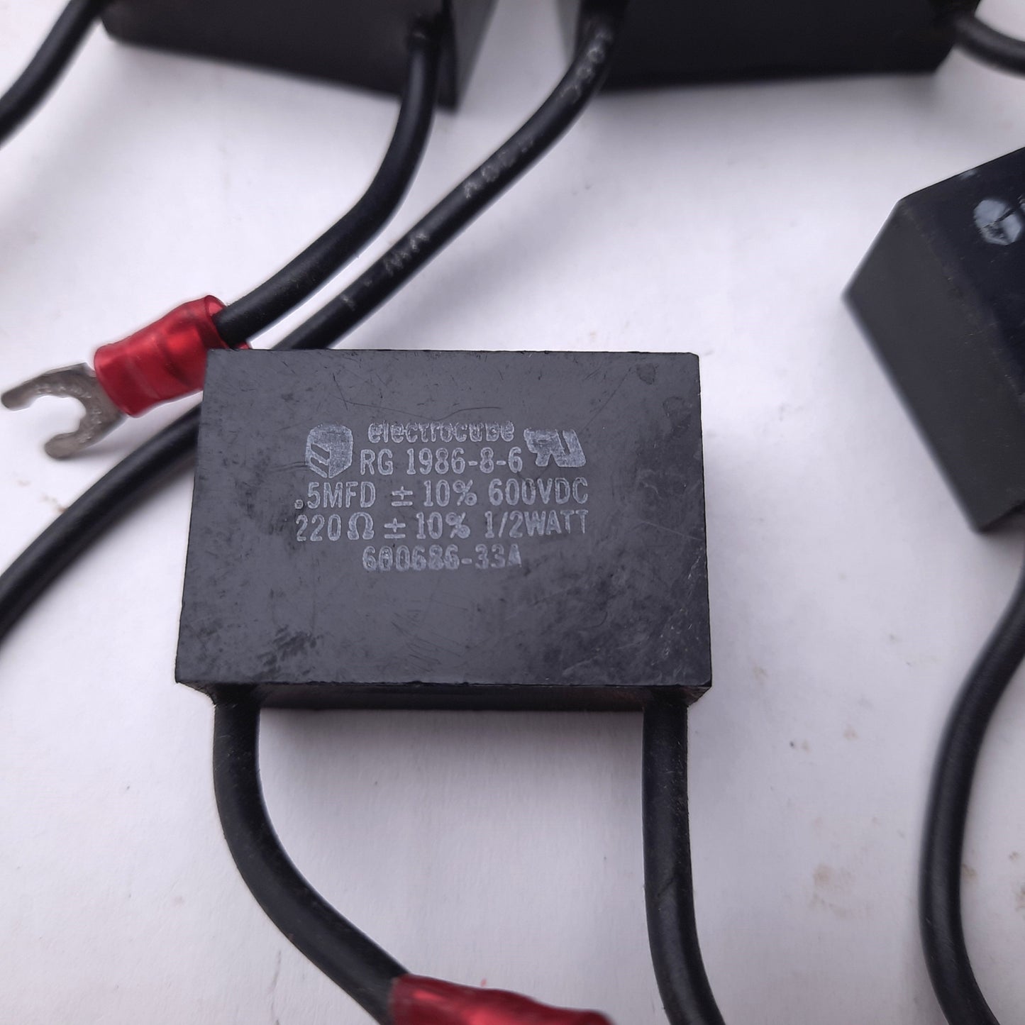 Used Lot of 5 Electrocube RG1986-8-6 Resistor-Capacitors 0.5 MFD, 220 OHM 1/2W 600VDC