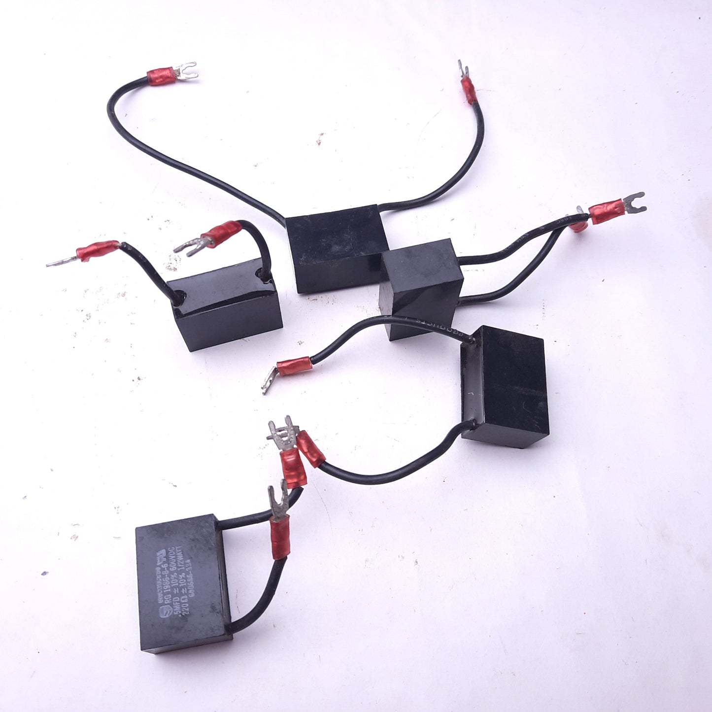 Used Lot of 5 Electrocube RG1986-8-6 Resistor-Capacitors 0.5 MFD, 220 OHM 1/2W 600VDC