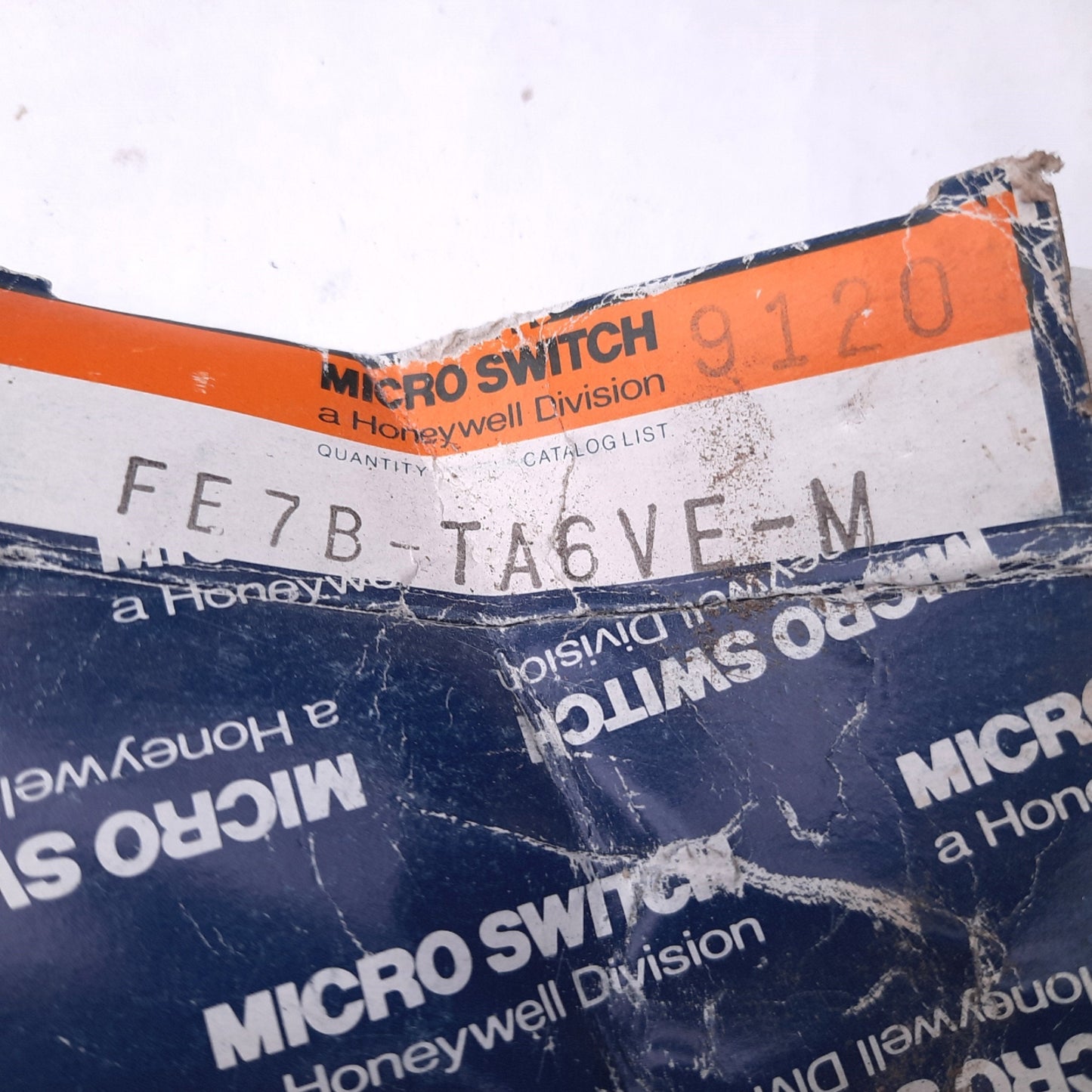New Honeywell FE7B-TA6VE-M Photoelectric Emitter, Through Scan 2M Range NPN 10-28VDC