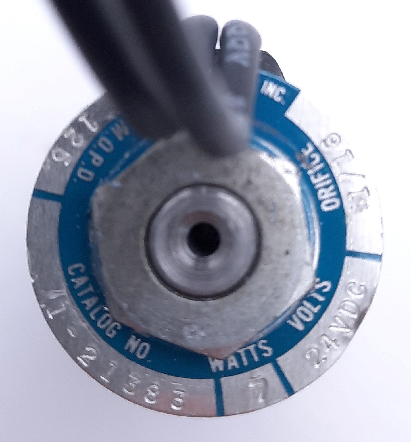 Used Airmatic Allied 1-21383 Solenoid Valve 24VDC 7W, 125psi MOPD, 1/16" Orifice