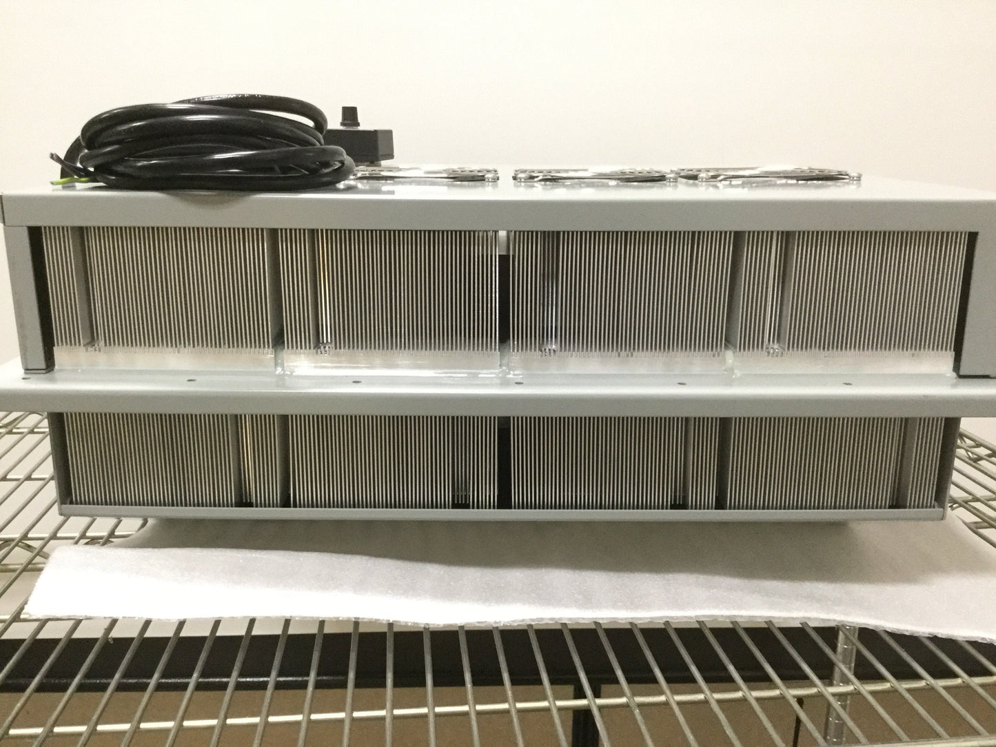 Used EIC AAC-161B-4XT Enclosure Cooling 3500BTU Thermoelectric Air Conditioner 240VAC