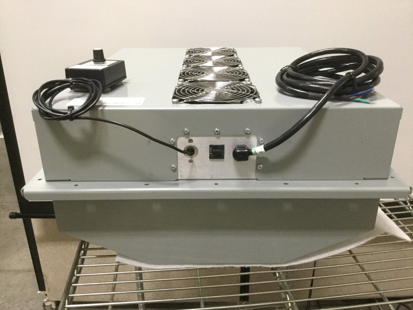 Used EIC AAC-161B-4XT Enclosure Cooling 3500BTU Thermoelectric Air Conditioner 240VAC