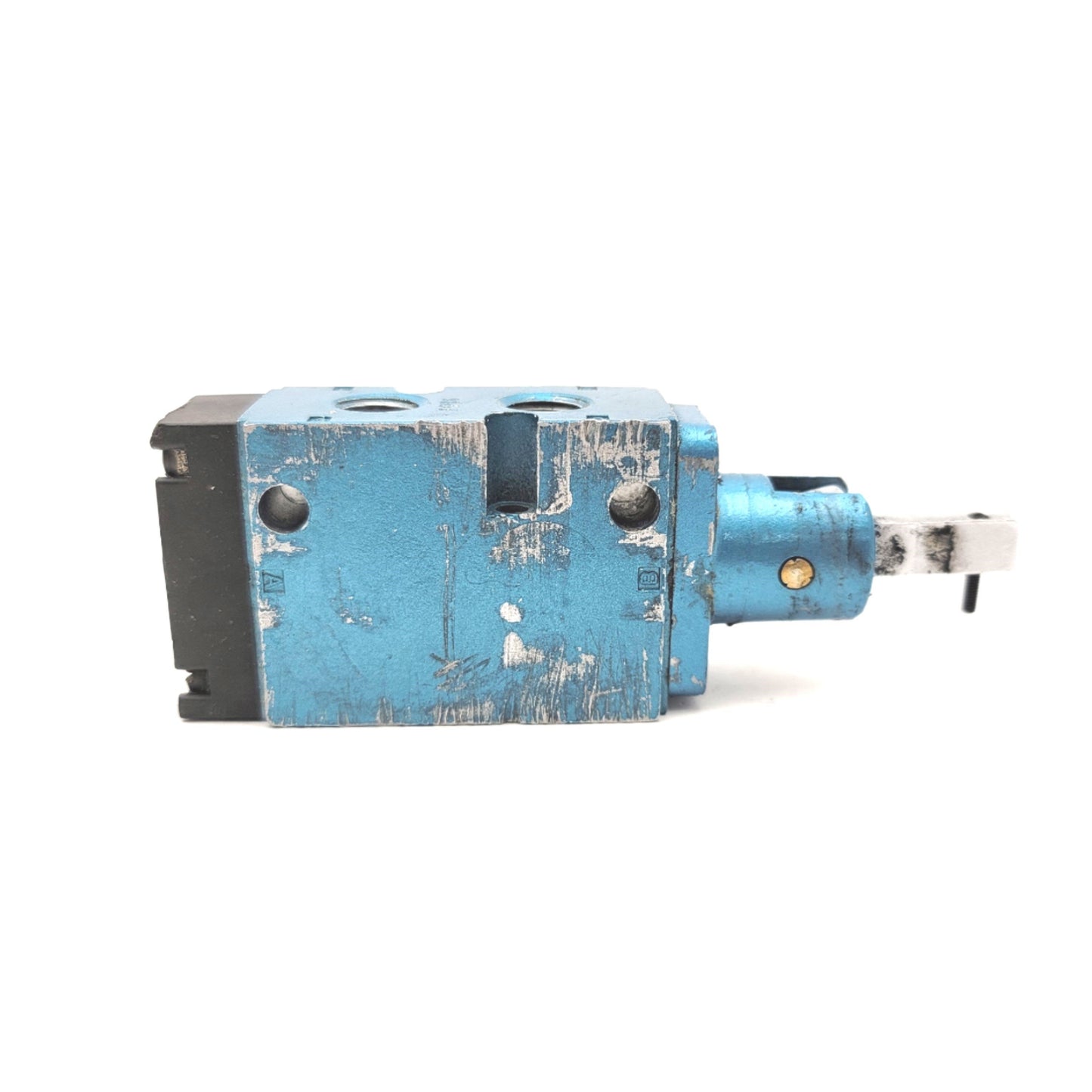 Used MAC 18004S-112-0001 Manually Operated Valves VAC to 200psi, 1/4" NPT, 2 Position