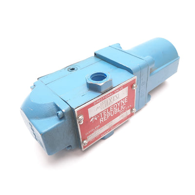 New – Open box Teledyne Republic 21110-7303-0200 Directional Control Valve, 2-Position 4-Port