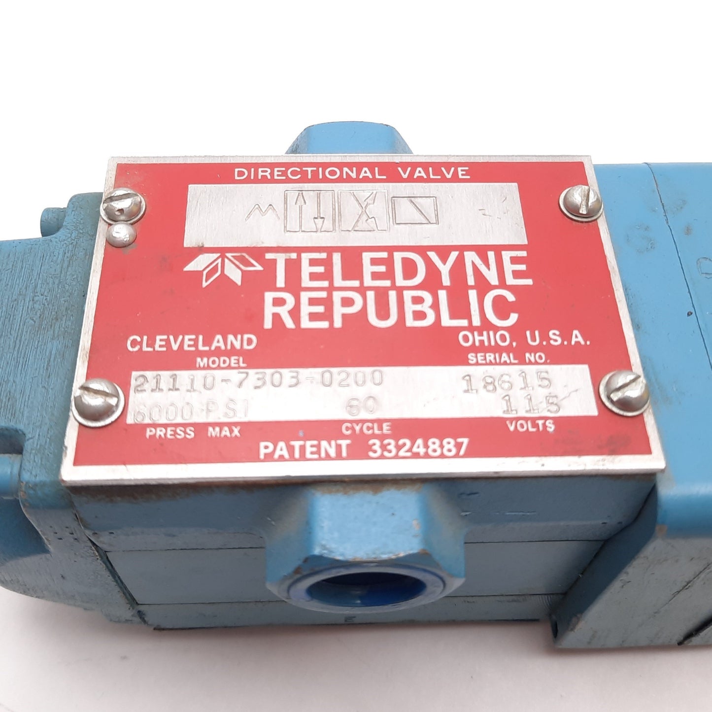 New – Open box Teledyne Republic 21110-7303-0200 Directional Control Valve, 2-Position 4-Port