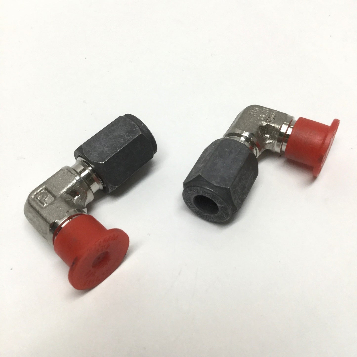 New – Open box Lot of 2 Parker 4 CBU-SS Ferulok Hydraulic Flareless Elbow 1/4" Tube x 1/8" NPT