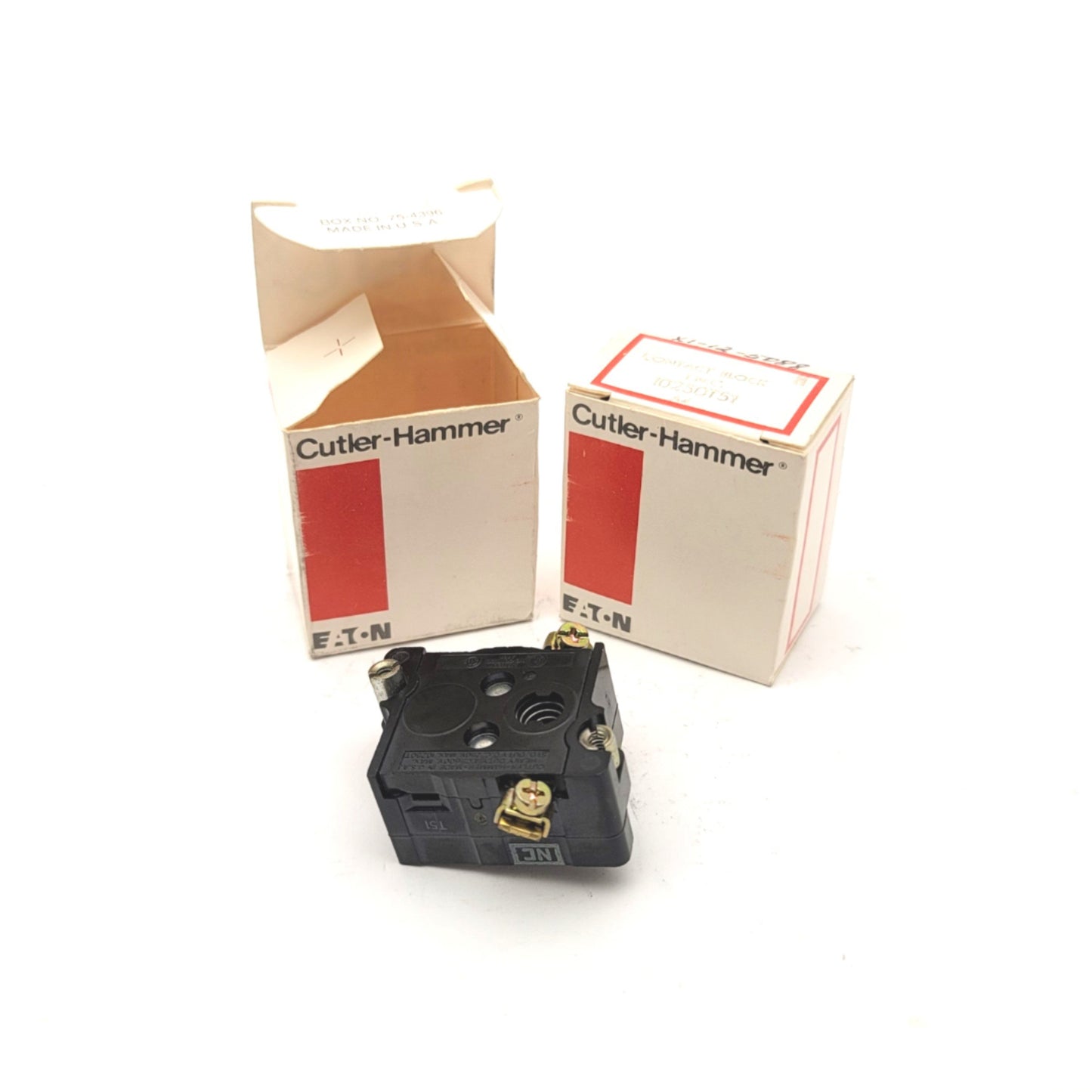 New – Open box Lot of 2 Cutler-Hammer 10250T51 Contact Blocks NC, 10A @ 660VAC, 6A, Size: 30mm