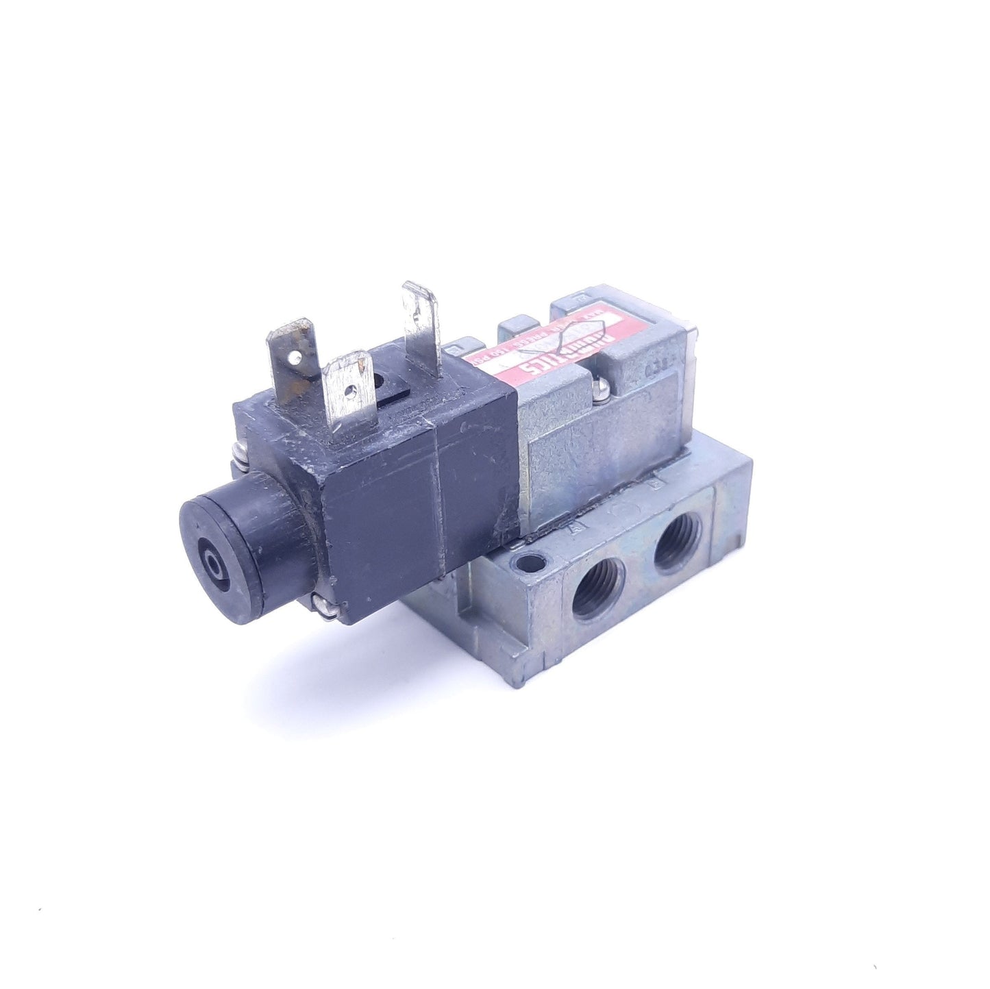 Used Numatics 031SA4002 Solenoid Valve Assembly With (1) 237-572B Solenoid 120 VAC