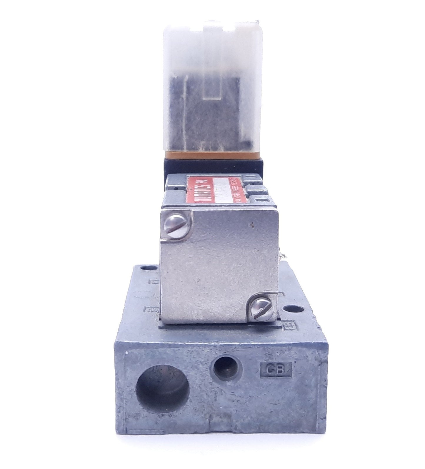 Used Numatics 031SA4000 Solenoid Valve With 237-572B Solenoid, 5 Port, 1/8" NPT