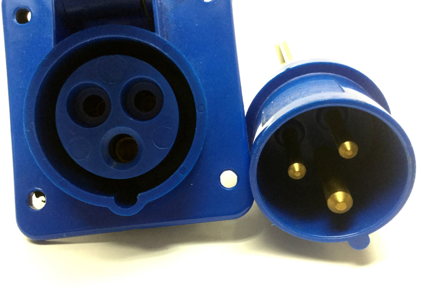 Used GEWISS GW62205 & GW60004 Plug and Socket, 3-Pin 2P+E (Ground), 250VAC 16A, Blue
