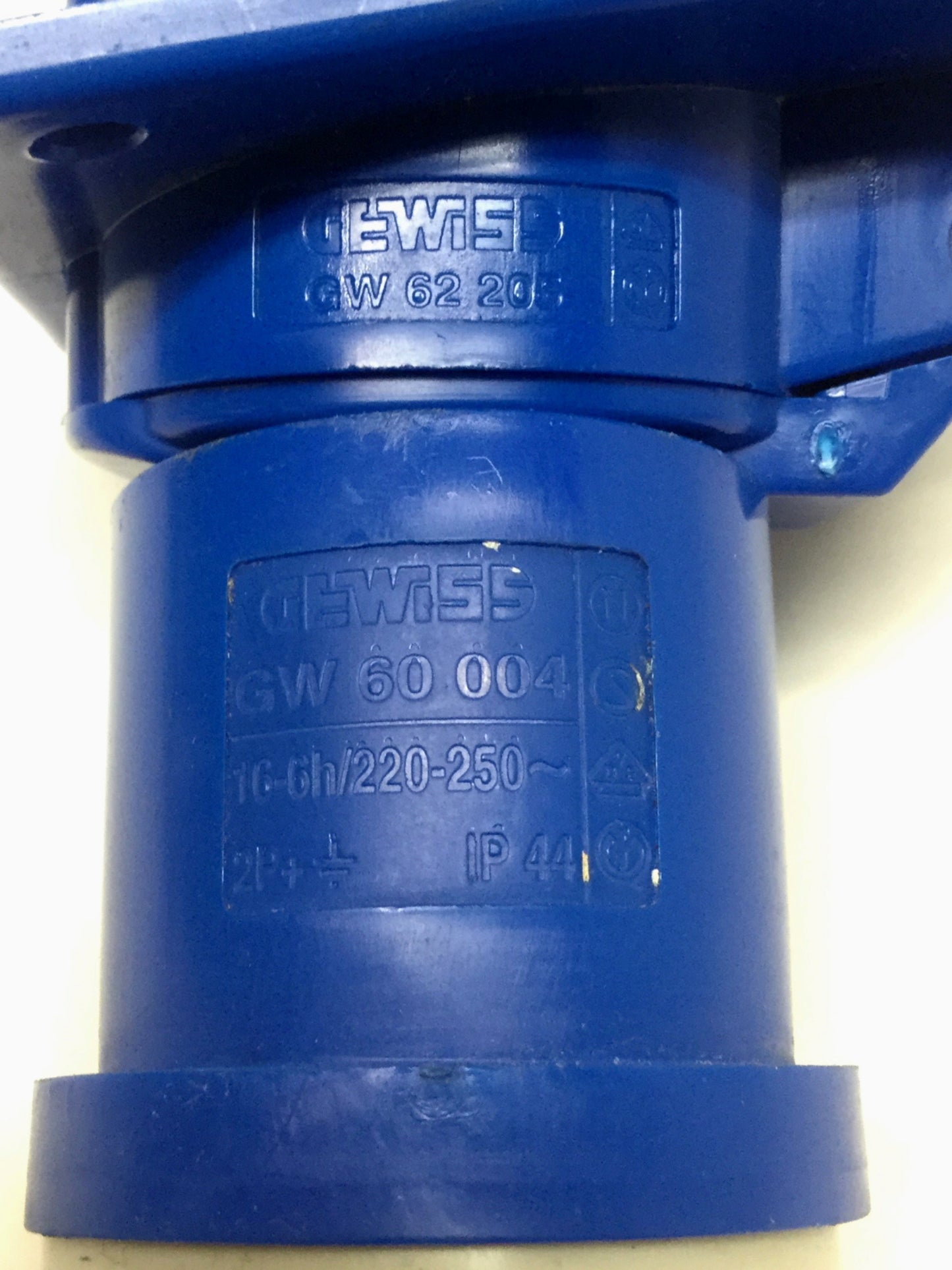 Used GEWISS GW62205 & GW60004 Plug and Socket, 3-Pin 2P+E (Ground), 250VAC 16A, Blue