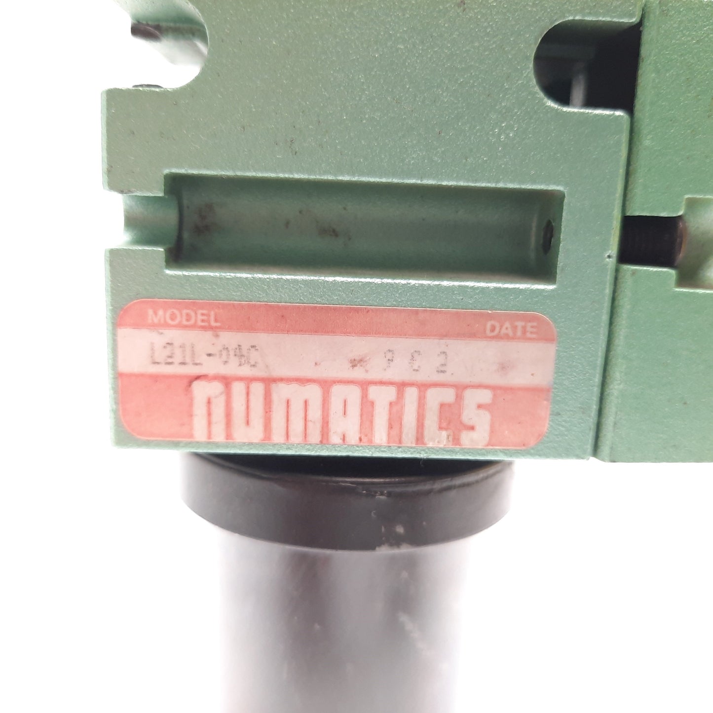 Used Numatics L21L-04C Oil Auto Air Lubricator Oiler, 1/2" NPT, With 3/8" NPT Adapter