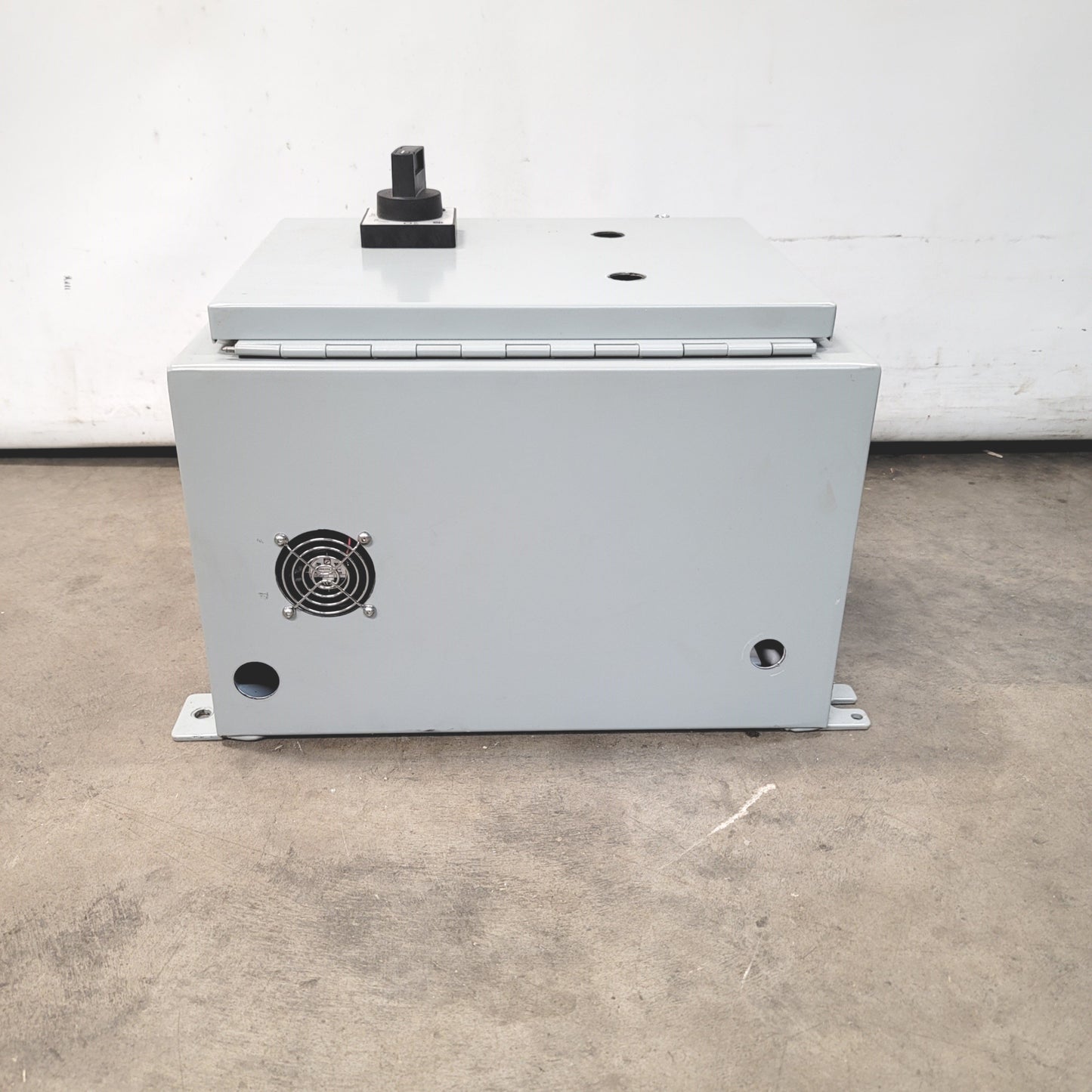 Used Hoffman A161210LP Electrical Enclosure With Allen Bradley 140M-C2E-C16 Breaker