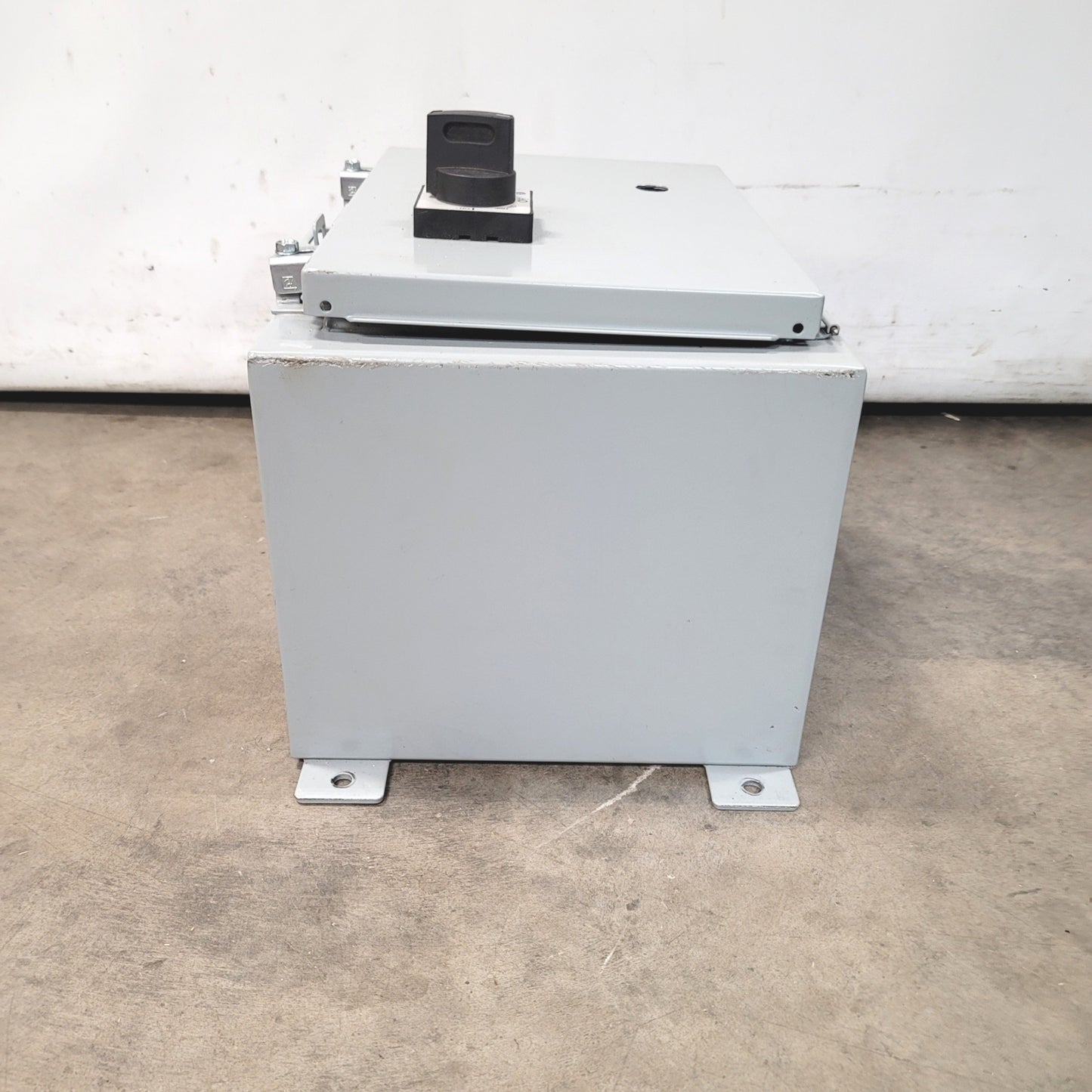 Used Hoffman A161210LP Electrical Enclosure With Allen Bradley 140M-C2E-C16 Breaker