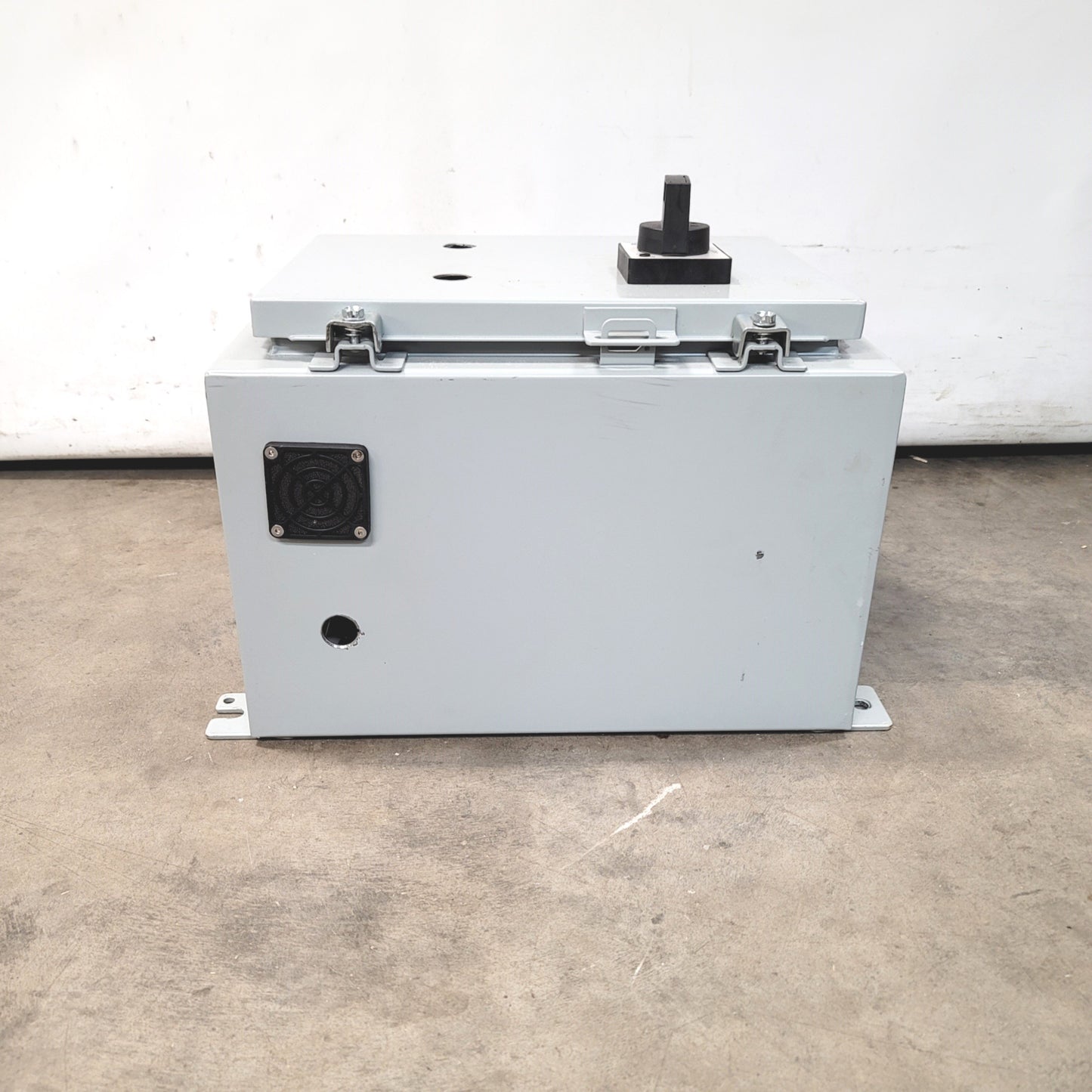 Used Hoffman A161210LP Electrical Enclosure With Allen Bradley 140M-C2E-C16 Breaker