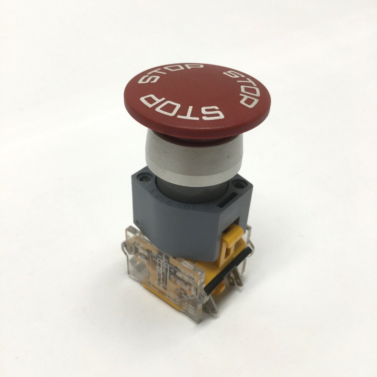 Used EOA Emergency E-Stop Button Switch Twist-Release w/ 704.905.5 Contact 1NC-1NO