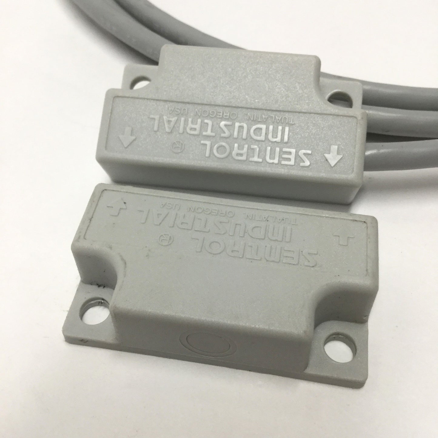 Used Sentrol 341-B3T-06J GuardSwitch Safety Interlock Switch TPST, 2NO-NC, w/Actuator