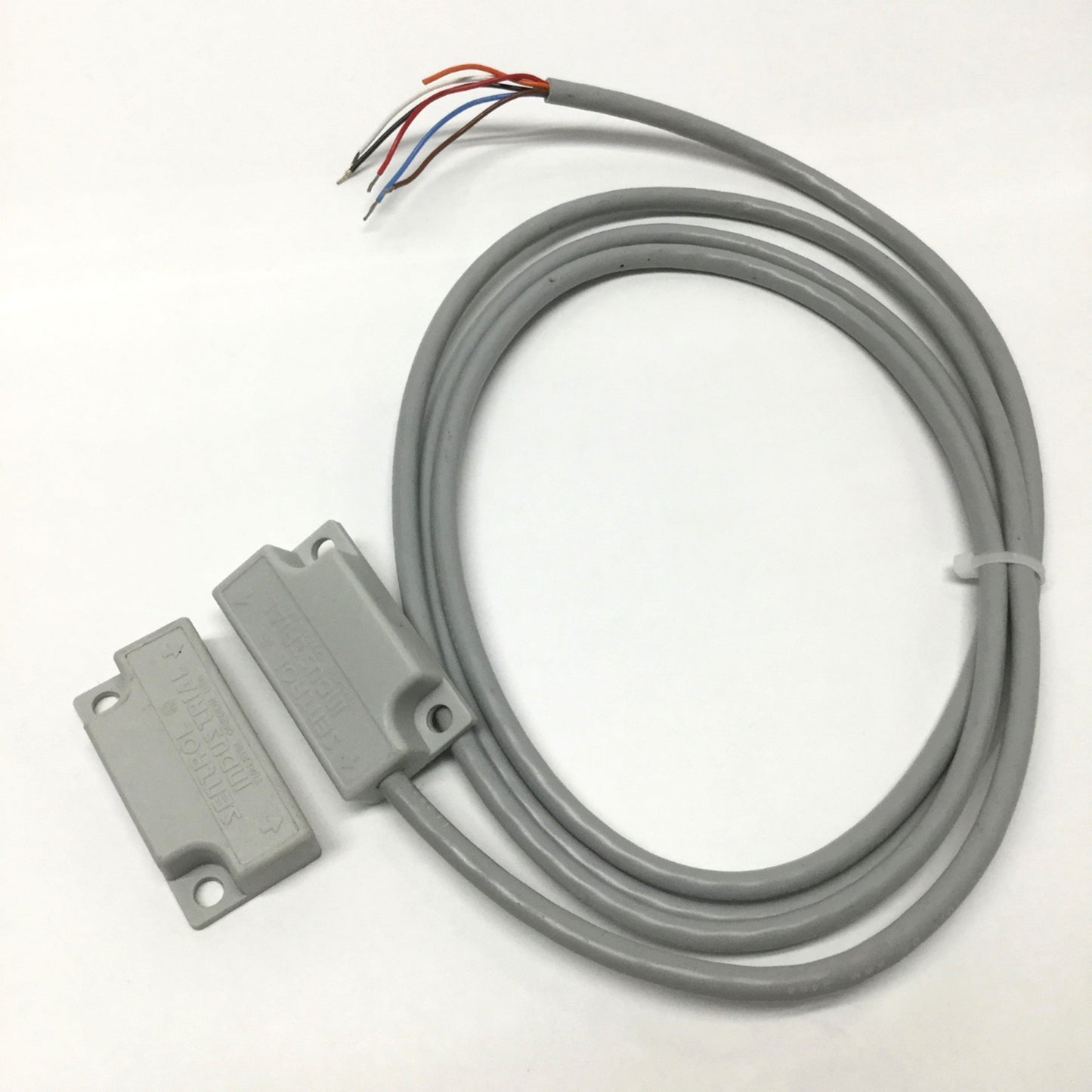 Used Sentrol 341-B3T-06J GuardSwitch Safety Interlock Switch TPST, 2NO-NC, w/Actuator